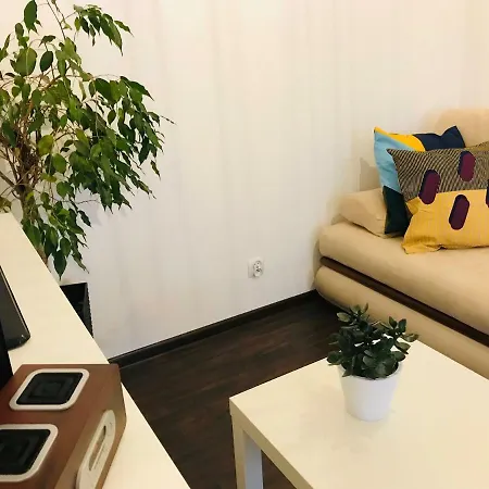 Апартаменты Bird House In The Center